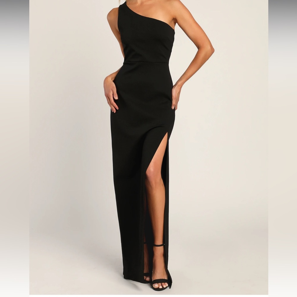 Black One-Shoulder Maxi Dress